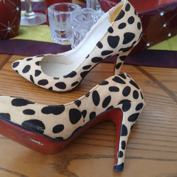 Christian Louboutin Spotted Black and Tan Heels - Picture 6 of 10